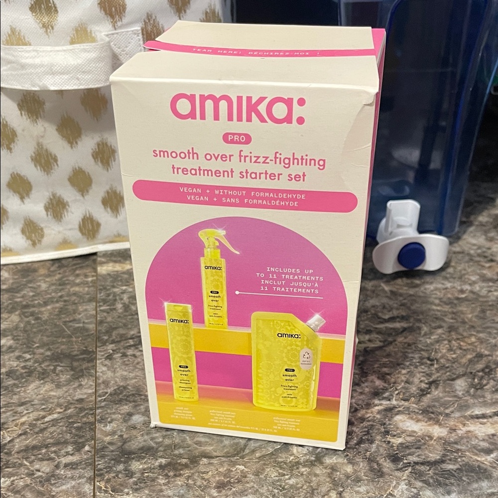 Professional Amika Smooth Over frizz fighting treatment starter set